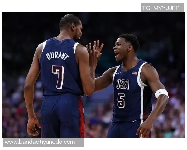 亚当斯替补出战12分钟表现神勇四投全中贡献8分2板2助